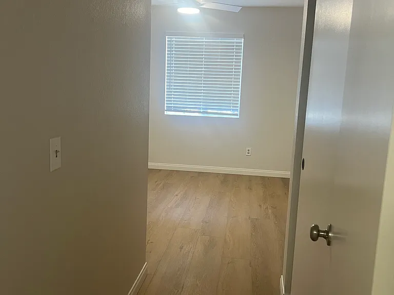 1465 E Lexington Ave #15B — Photo 10