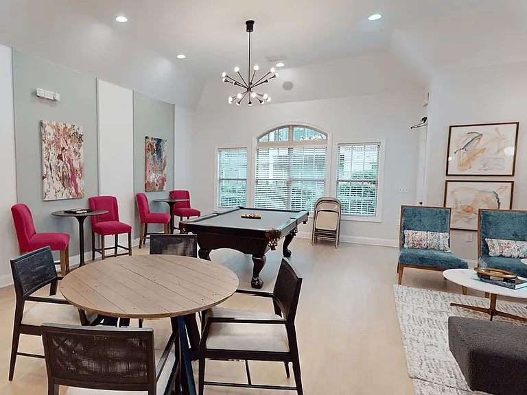 Parcstone Apartments — Photo 9