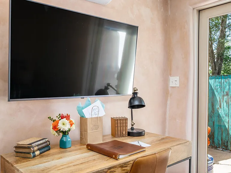 907 One Agua Fria Street 1/2 #2 — Photo 15