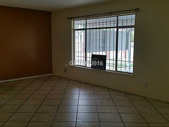 4th image of 4101 Esmeralda Ave
