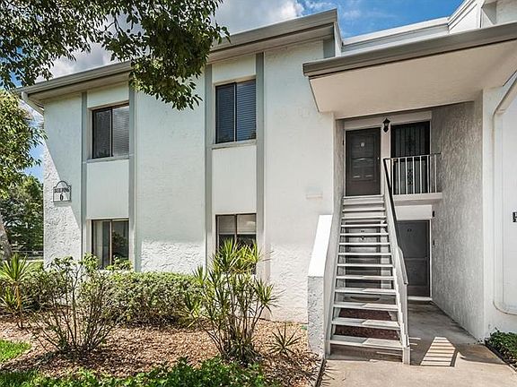 3rd image of 136 W Cypress Ct