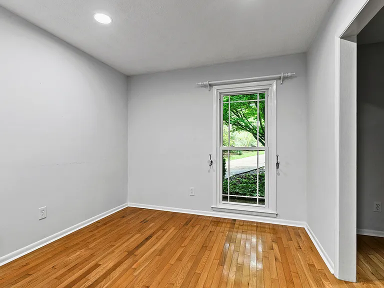 1344 Peachtree Cir — Photo 4