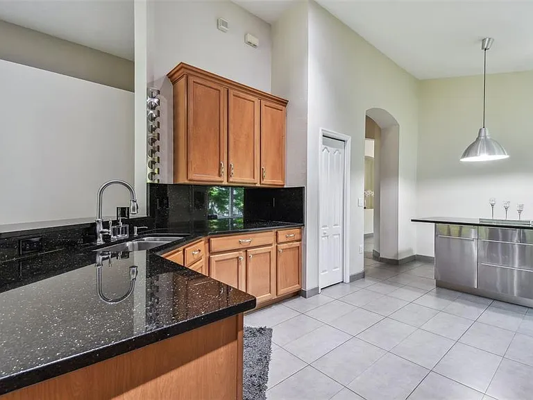 8208 Pinewood Run Ct — Photo 21