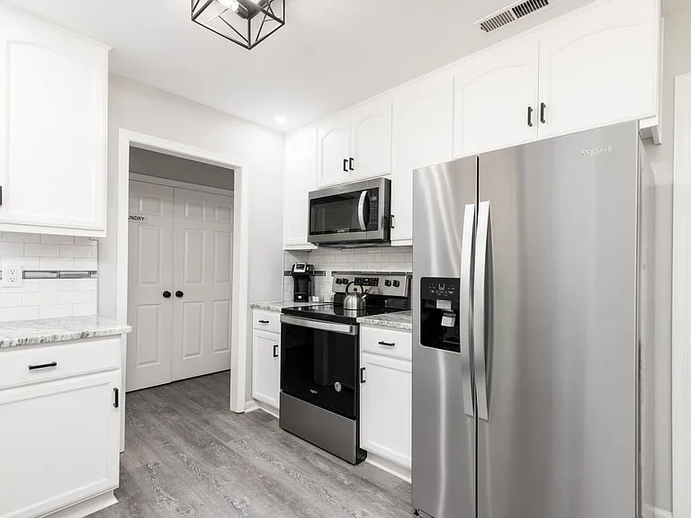 4126 Silver Fox Ct — Photo 8