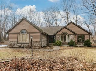 W224N7477 Wooded Hills Dr, Lisbon, WI