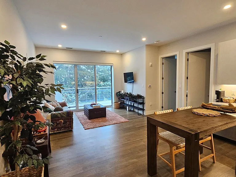 1696 Fiddlehead Pl #400 — Photo 3