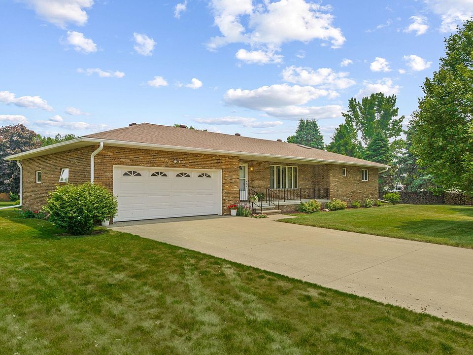 216 Country Heights Dr, Sumner, IA 50674 Zillow