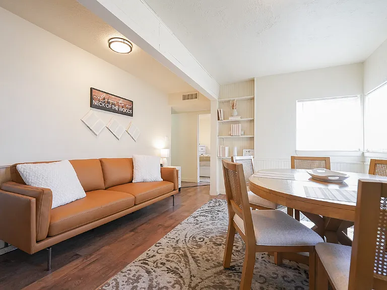 1604 N Municipal Dr #2 — Photo 3