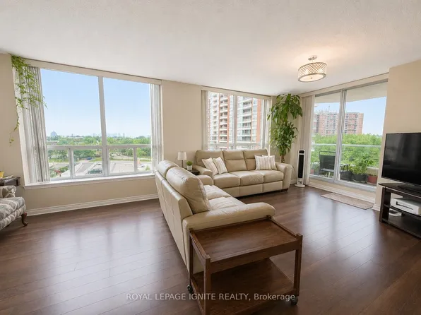 480 McLevin Ave #814, Toronto, ON M1B 5N9