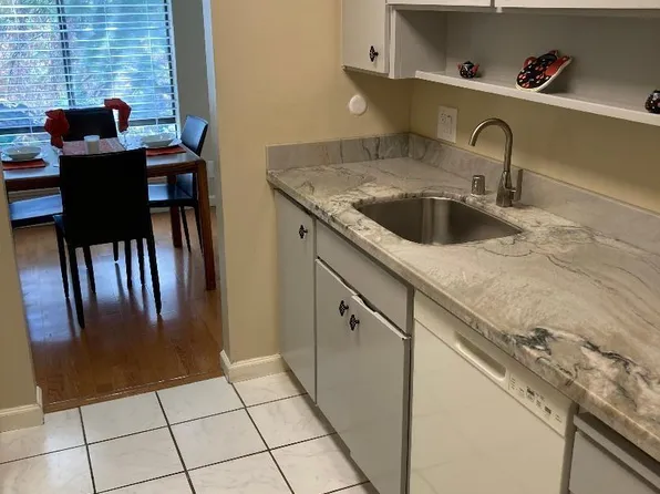 460 N Civic Dr APT 311, Walnut Creek, CA 94596