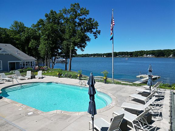 2nd image of 241 Janes View Dr
