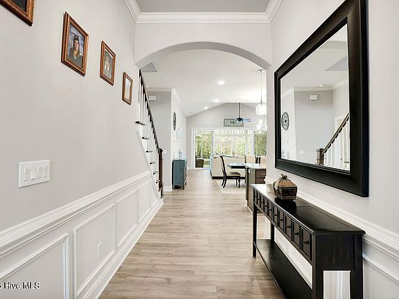 4th image of 1244 N Sleepy Oak Lane