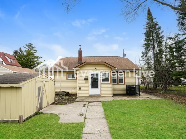 5352 N 49th St, Milwaukee, WI 53218