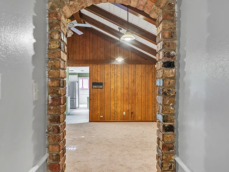 334 Fendler Pkwy — Photo 25