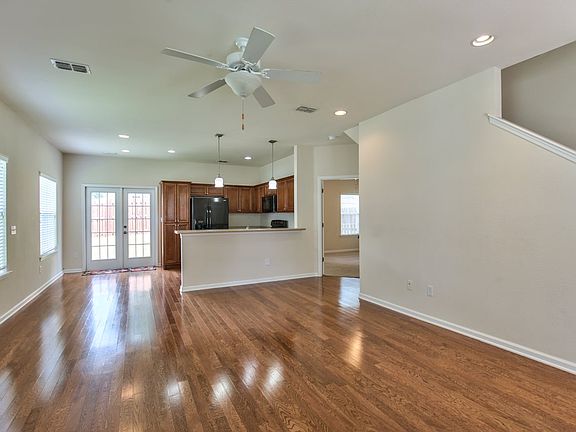 4th image of 900 Chase Creek Cir