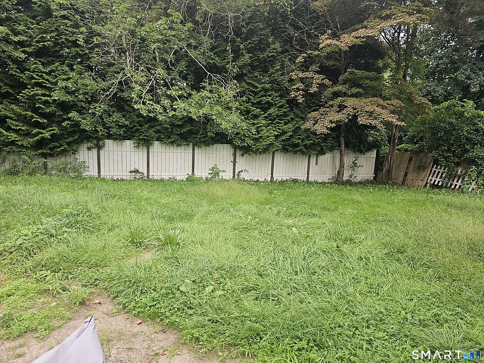 2nd image of 377 Jefferson Avenue