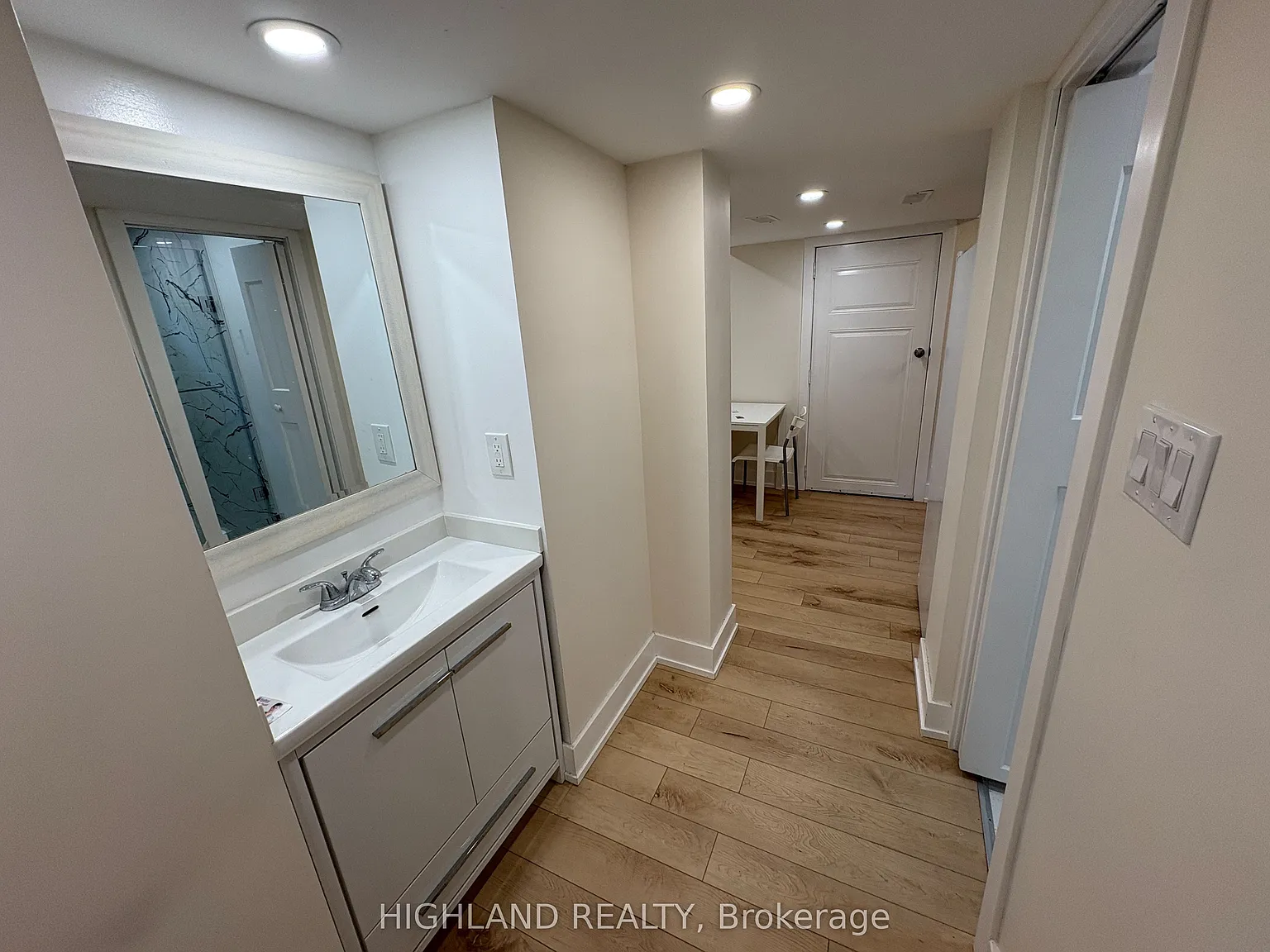 2 bed, $1,590 — Photo 4
