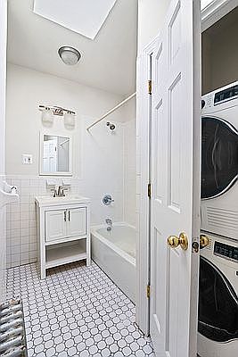 5th image of 637 Macon St #3