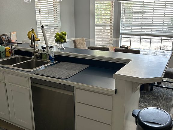 4th image of 951 Don Dr