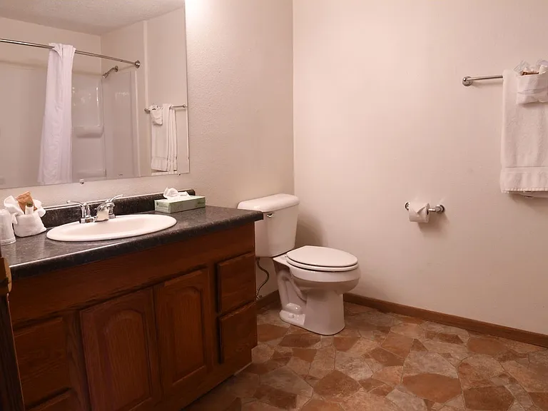 Alexis Manor — Photo 26