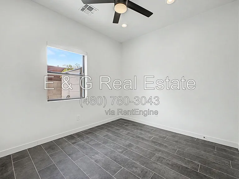 2312 E Curnow Dr — Photo 22