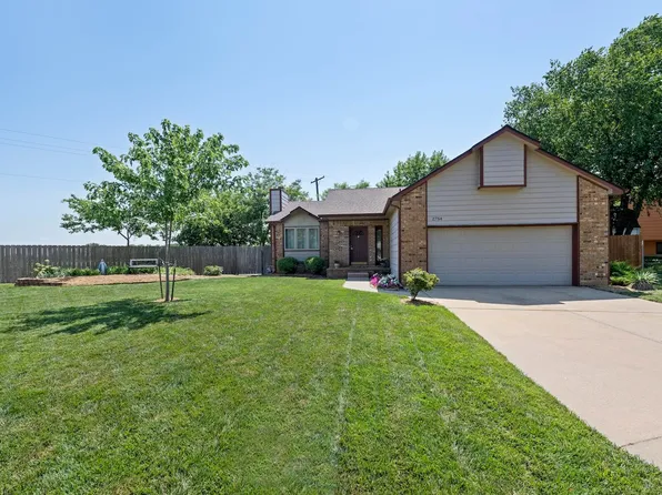 2754 S Yellowstone Ct, Wichita, KS 67215