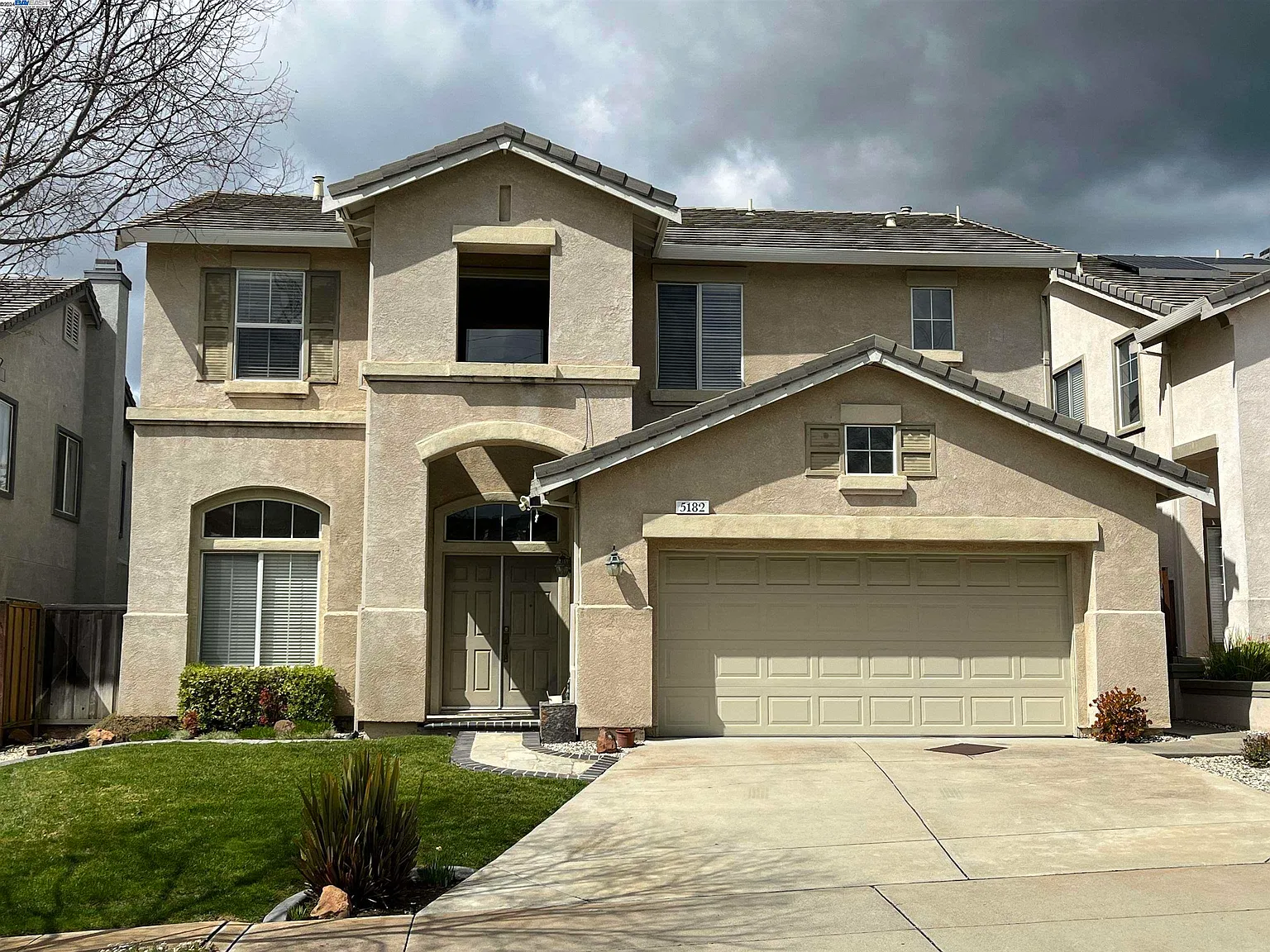 5182 Silver Birch Dr photo 1