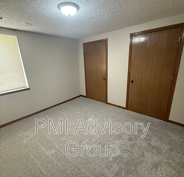 2816 SW Westport Plaza Dr — Photo 4