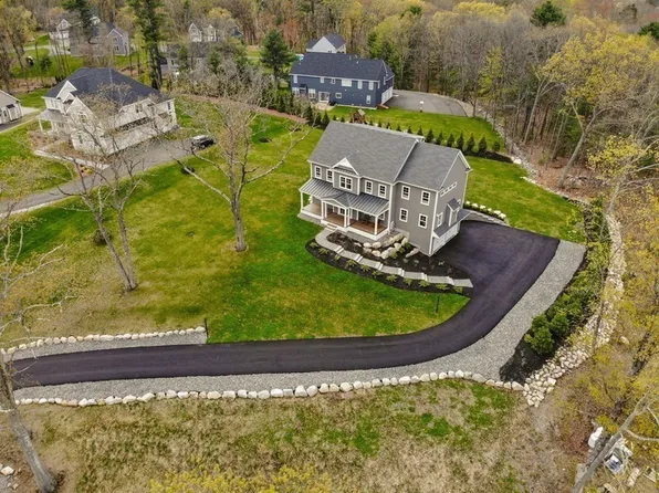 147 Middle Rd, Southborough, MA 01772