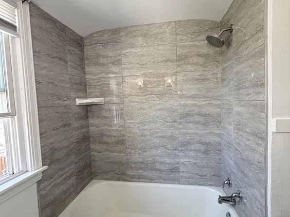 805 Perkinswood Blvd SE, Warren, OH 44484