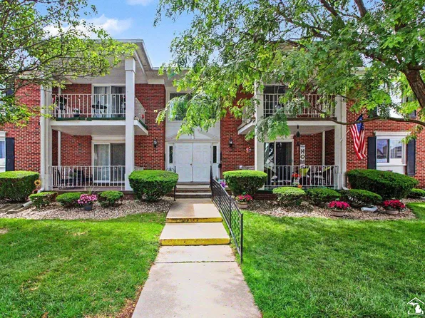 1870 Fort St APT 7, Trenton, MI 48183