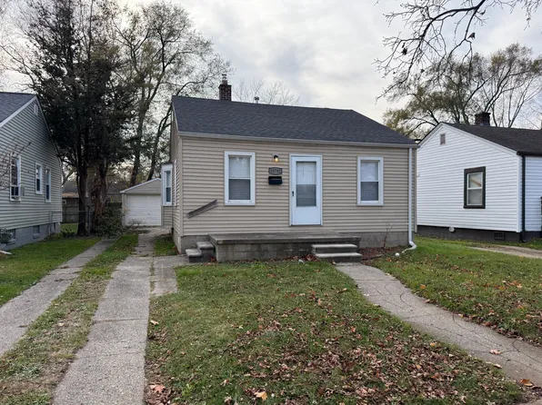 18792 Kenosha St, Harper Woods, MI 48225