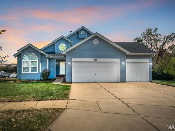 1006 Silver Lake Ridge Dr, Pacific, MO 63069