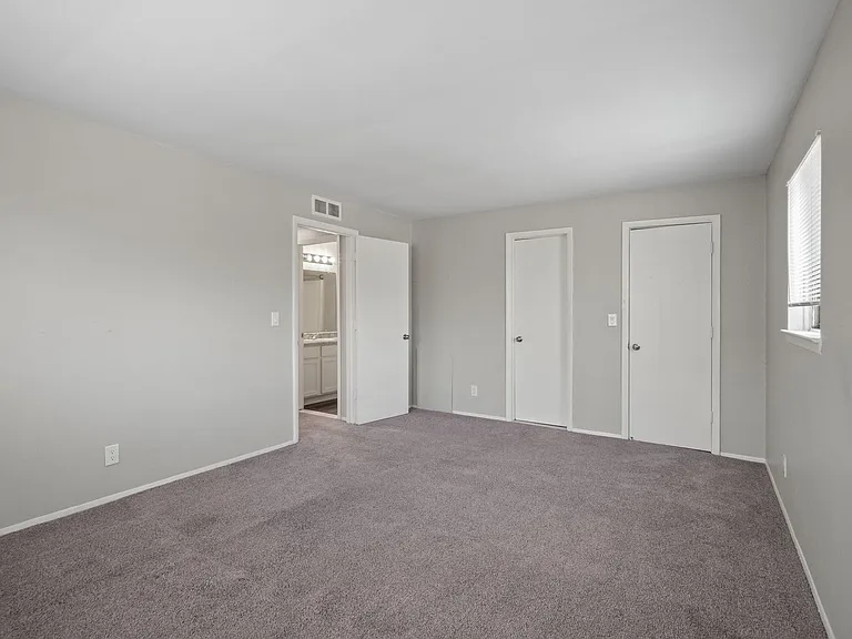 Chalet Villa Lakefront Community — Photo 19