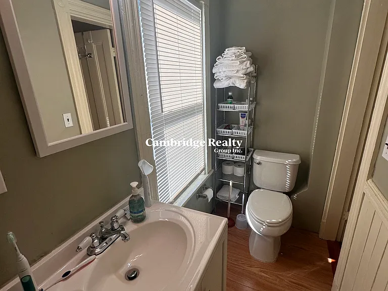 374 Highland Ave #A — Photo 29