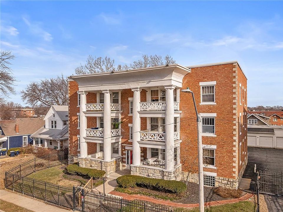 1st image of 4227 Oak St APT 2N