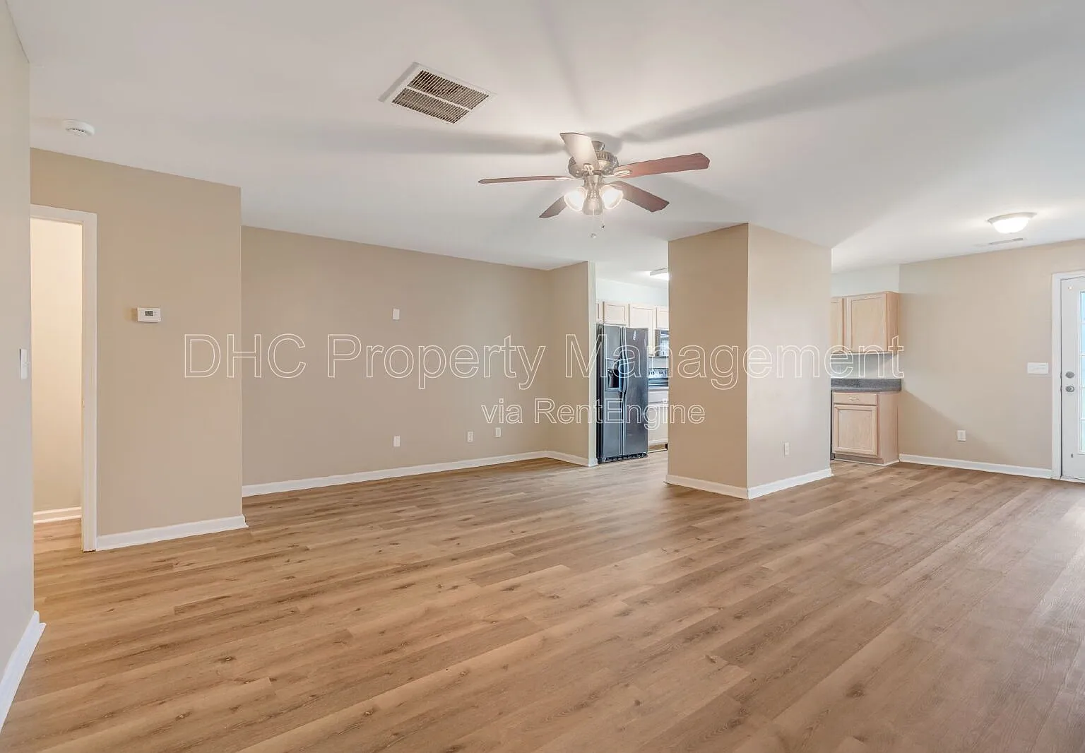 3 bed, 2.5 bath, 1577 sqft, $1,750 — Photo 2