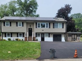 60 Davis Rd, Franklin, NJ 07416