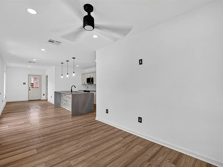 3701 Hutchins St — Photo 20
