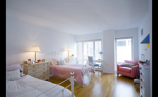 Rented by Douglas Elliman | media 27
