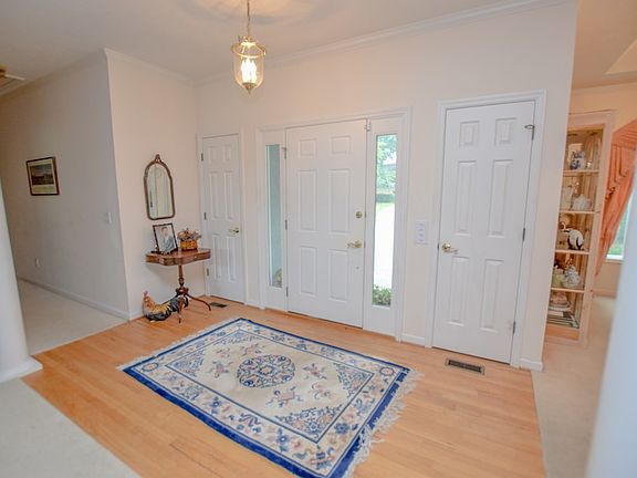 3rd image of 119 Northwood Dr