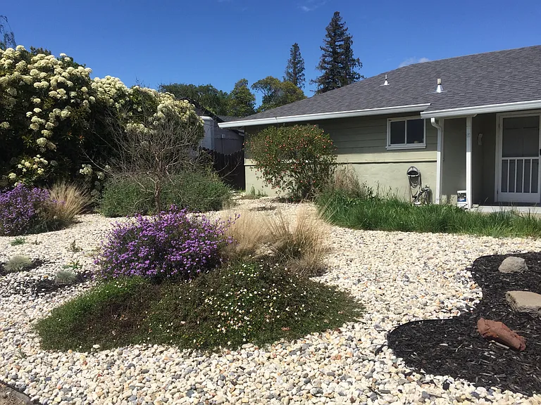 Agnes Way — Photo 2