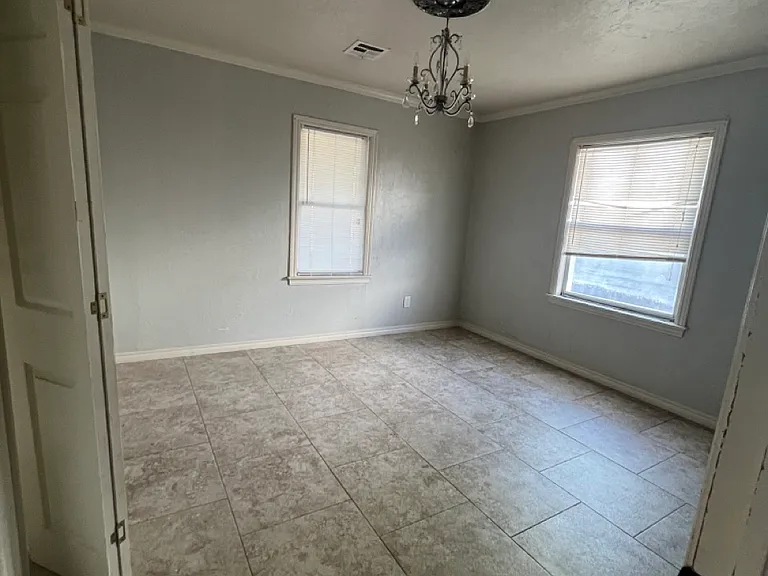 713 SW 49th St — Photo 25