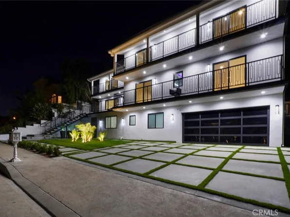 3381 Oakmont View Dr, Glendale, CA 91208