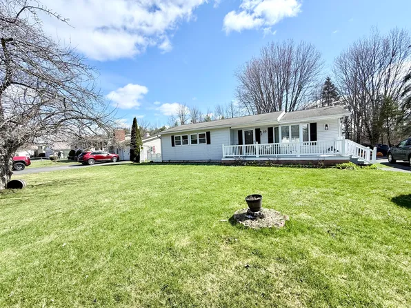 10 Melody Ln, Plattsburgh, NY 12901