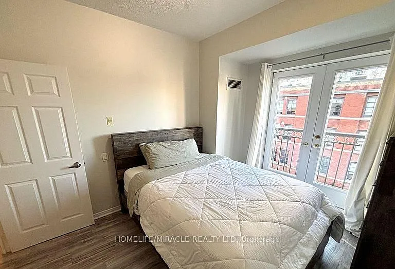 115 Richmond St E #605 — Photo 16