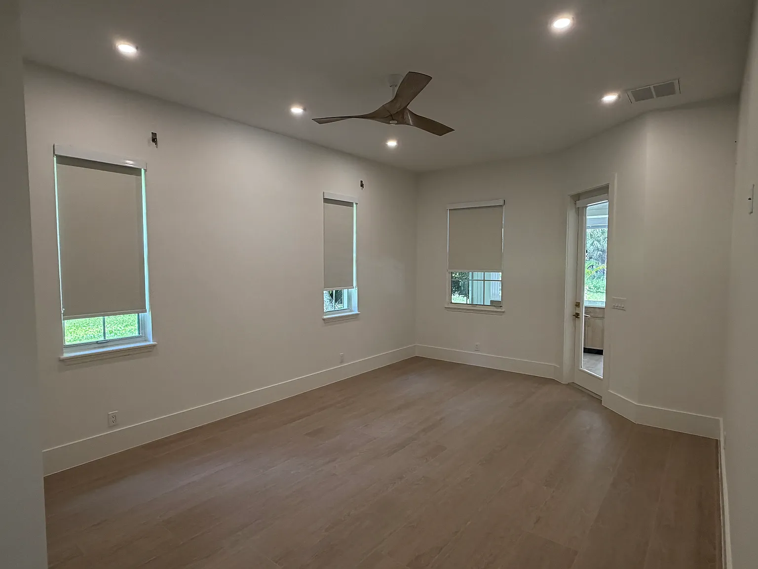 3 bed, 1930 sqft, $5,600 — Photo 4