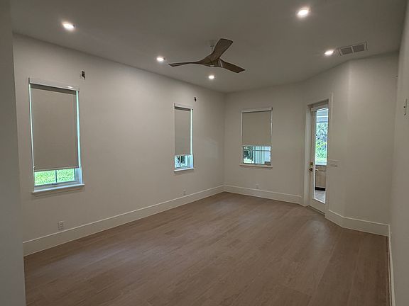 4th image of 4111 1st Ave SW