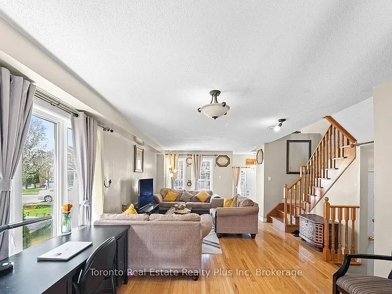 17 Calderstone Rd — Photo 3