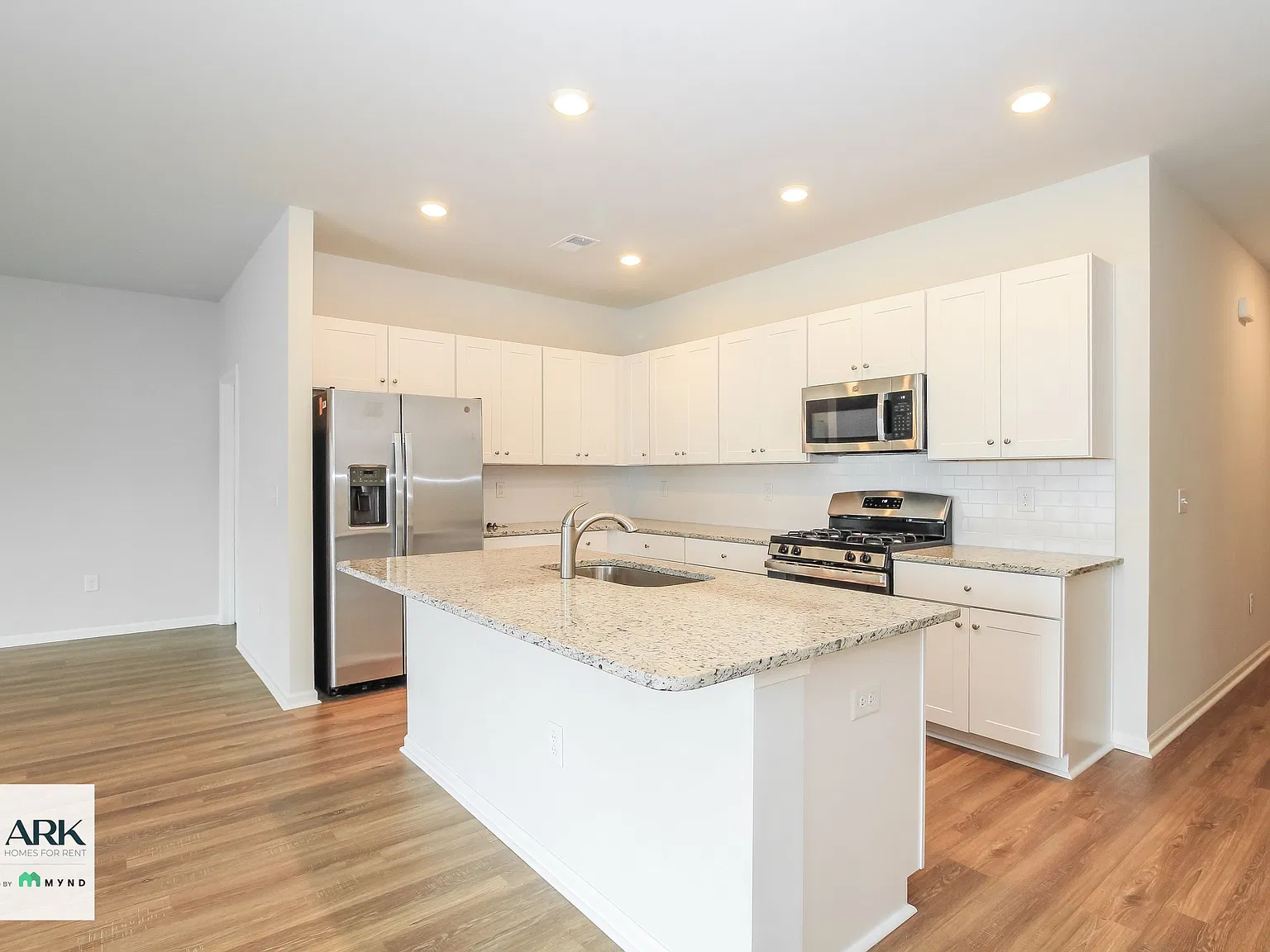 3 bed, 2.5 bath, 1616 sqft, $2,225 — Photo 3